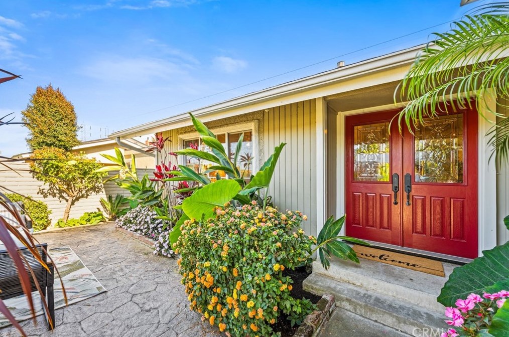 9112 Hyde Park Dr, Huntington Beach, CA 92646