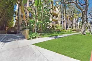 411 N Oakhurst Dr, Beverly Hills, CA 90210 - Photo 12