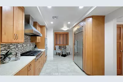 411 N Oakhurst Drive #102, Beverly Hills, CA 90210 - Photo 6