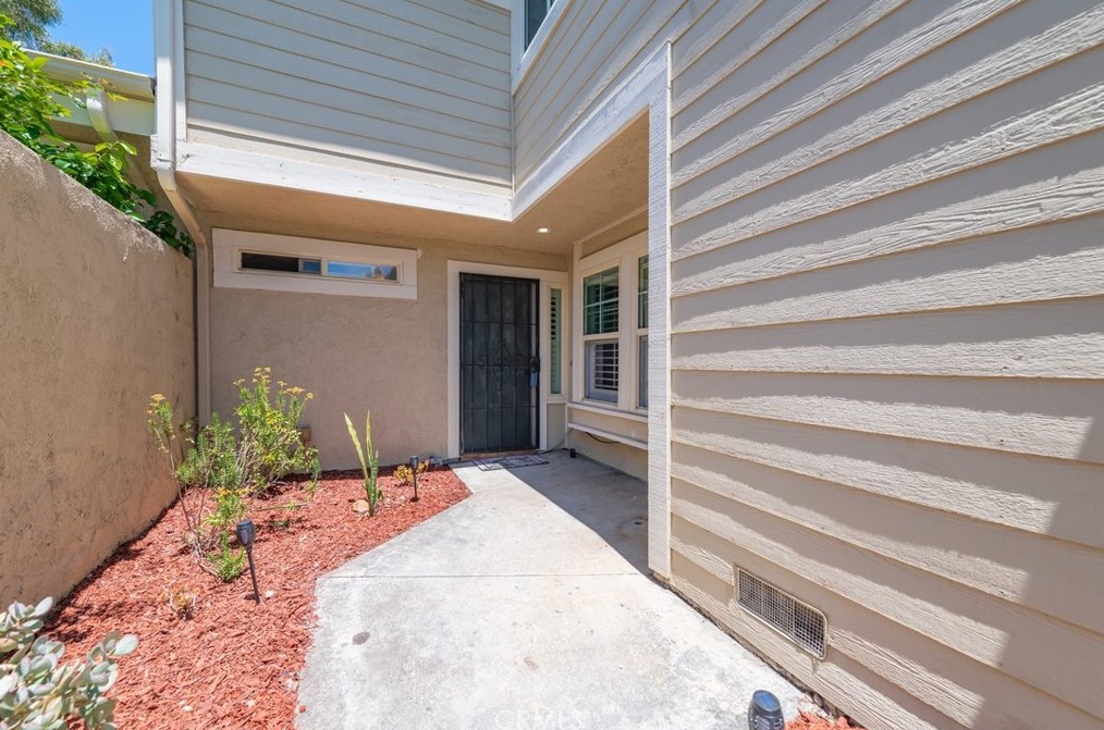 3 Clover #28, Irvine, CA 92604