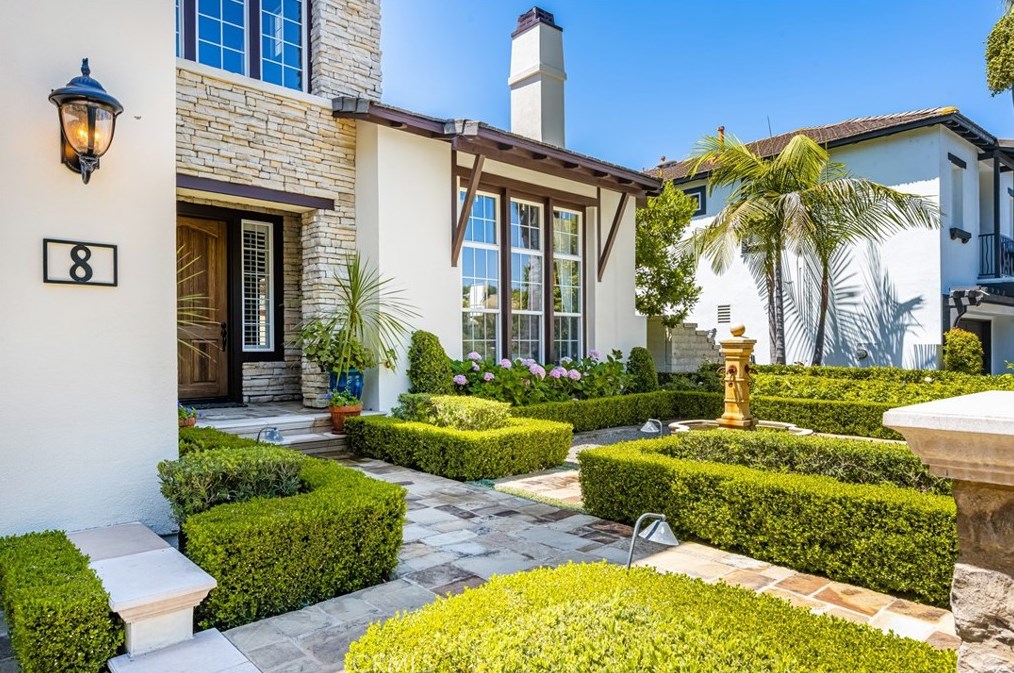 8 Mackenzie Ln, Trabuco Canyon, CA 92679