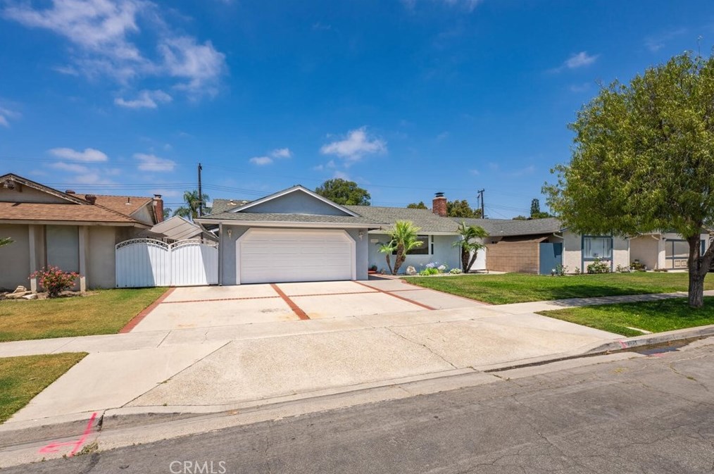 11571 New Zealand, Cypress, CA 90630