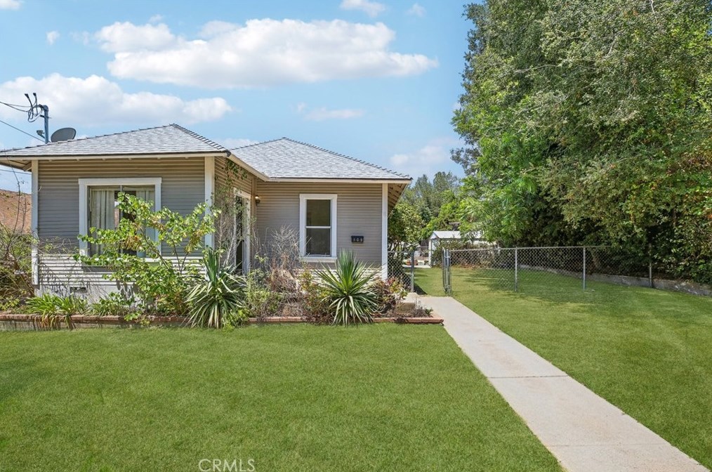 109 Lima St, Sierra Madre, CA 91024-1738