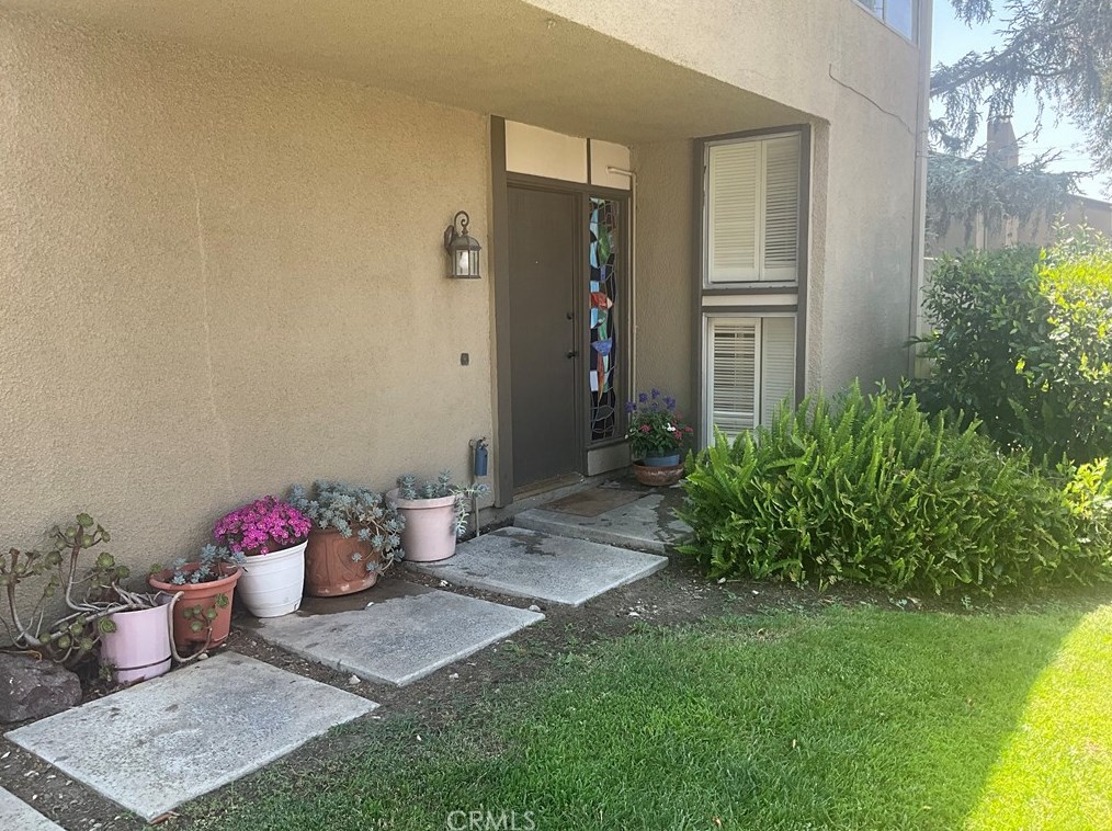 602 Greendale Ln, Pomona, CA 91767