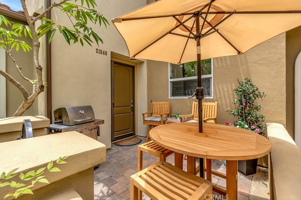 21340 Veleta Cir, Huntington Beach, CA 92648
