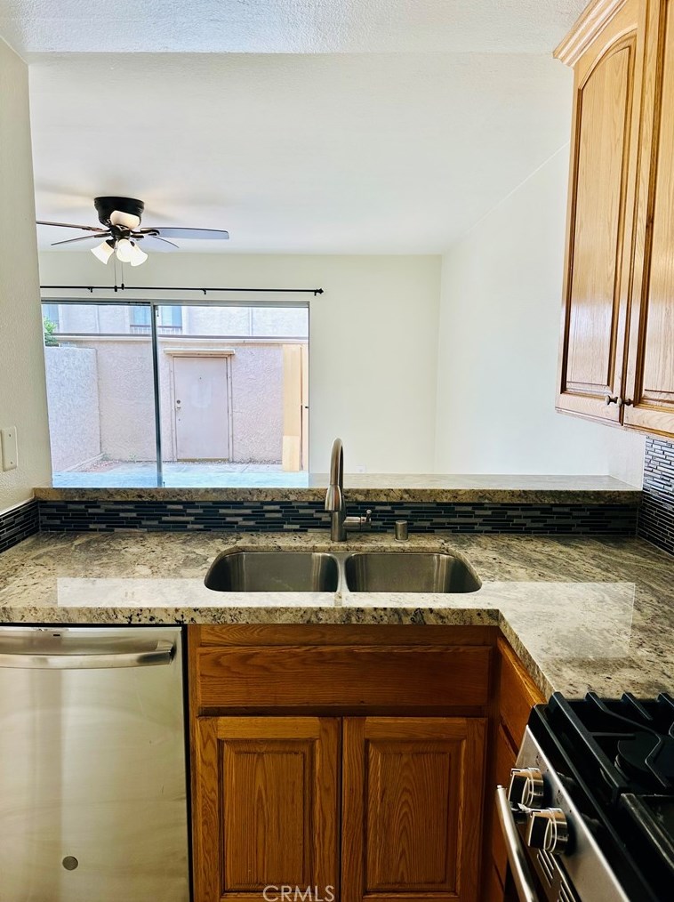 700 W La Veta Ave #o15, Orange, CA 92868