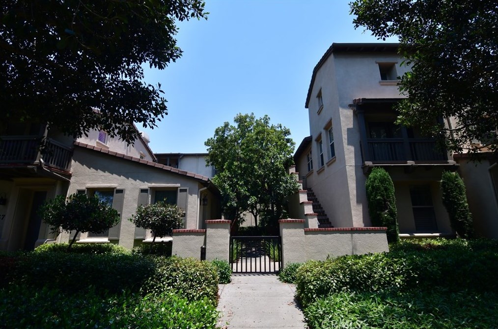 41 Regal, Irvine CA  92620-3410 exterior