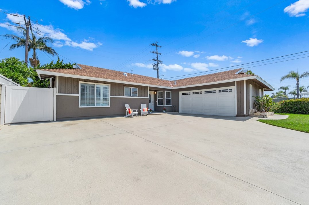 10471 Pago Pago Cir, Huntington Beach, CA 92646