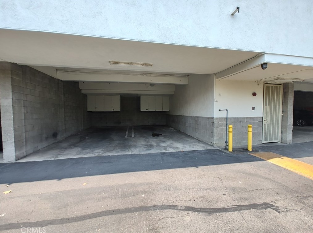 1701 Clinton St, Los Angeles CA  90026-4166 exterior