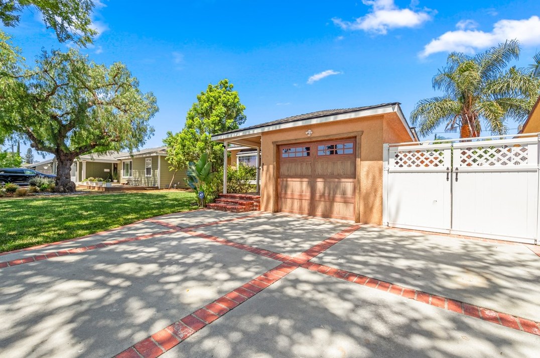 5321 E Abbeyfield St, Long Beach, CA 90815