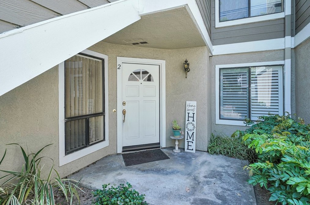 2 Clover Ln, Laguna Beach, CA 92656
