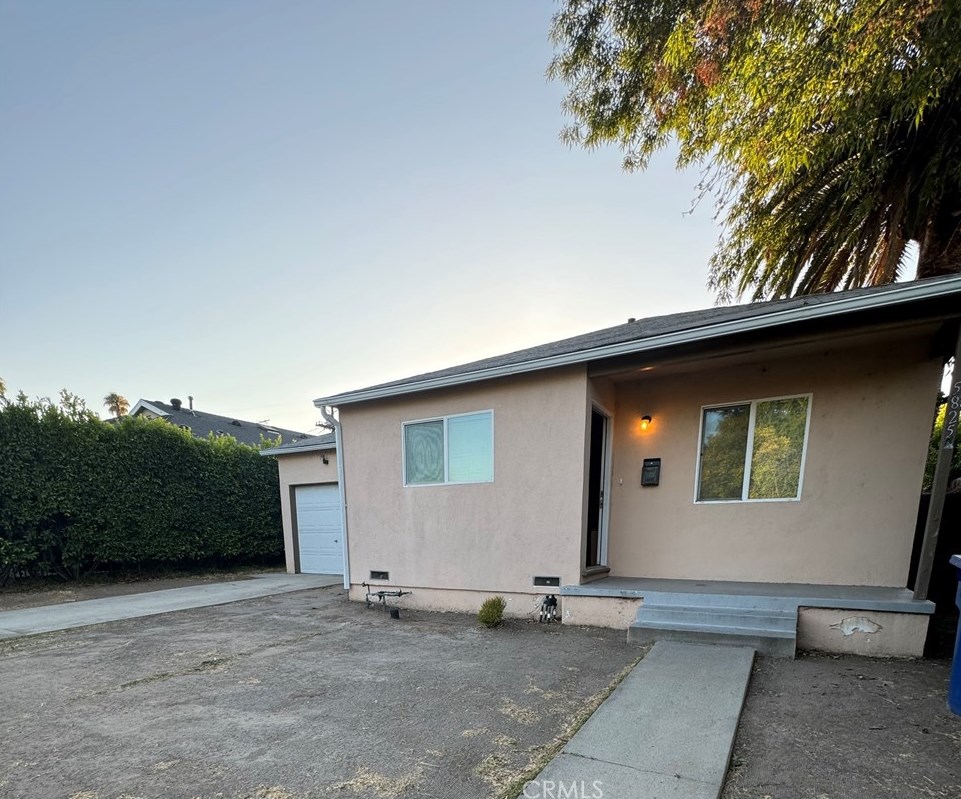 5825 Balcom Ave, Van Nuys, CA 91316