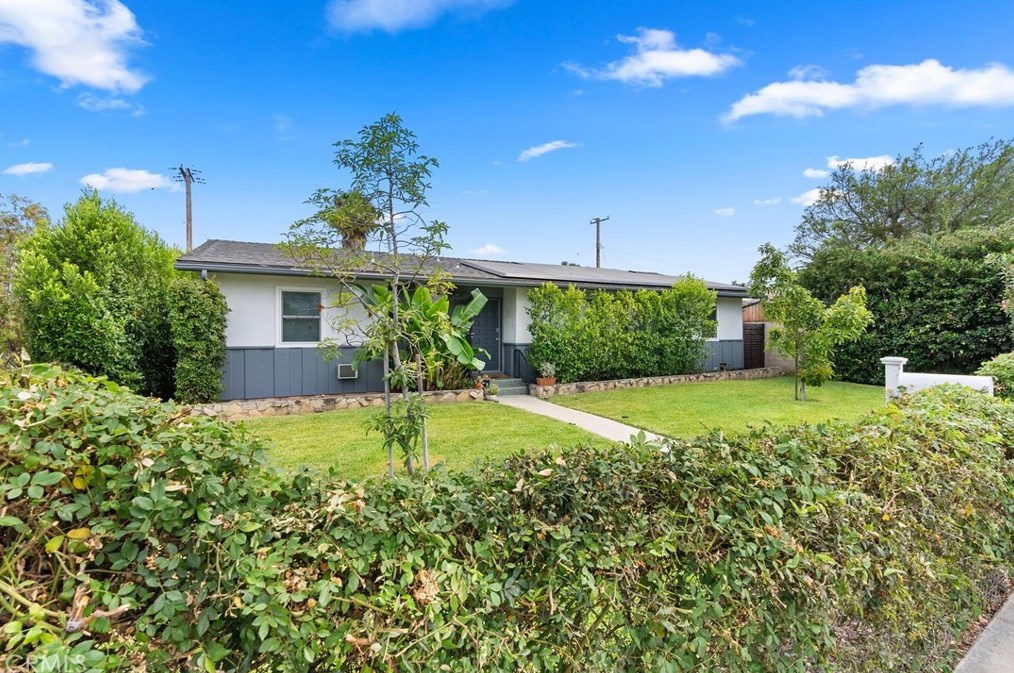 401 Valencia Dr, Fullerton, CA 92832-2216