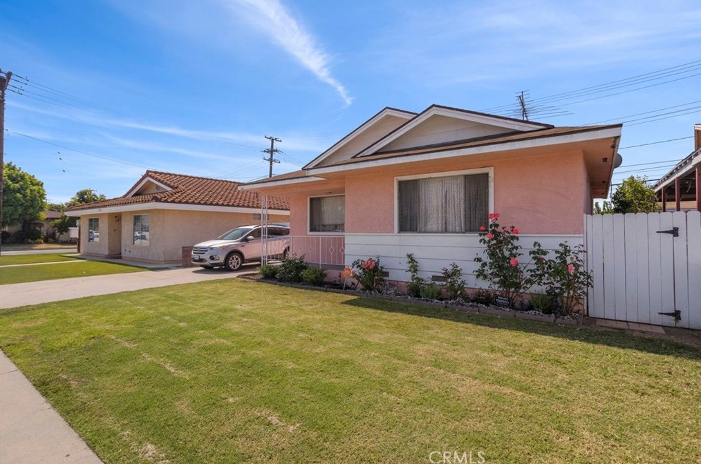 12016 186th St, Artesia, CA 90701