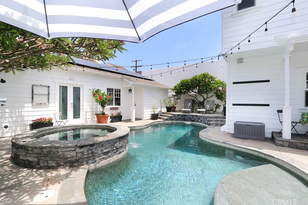 213 Lincoln Ave, Huntington Beach, CA 92648