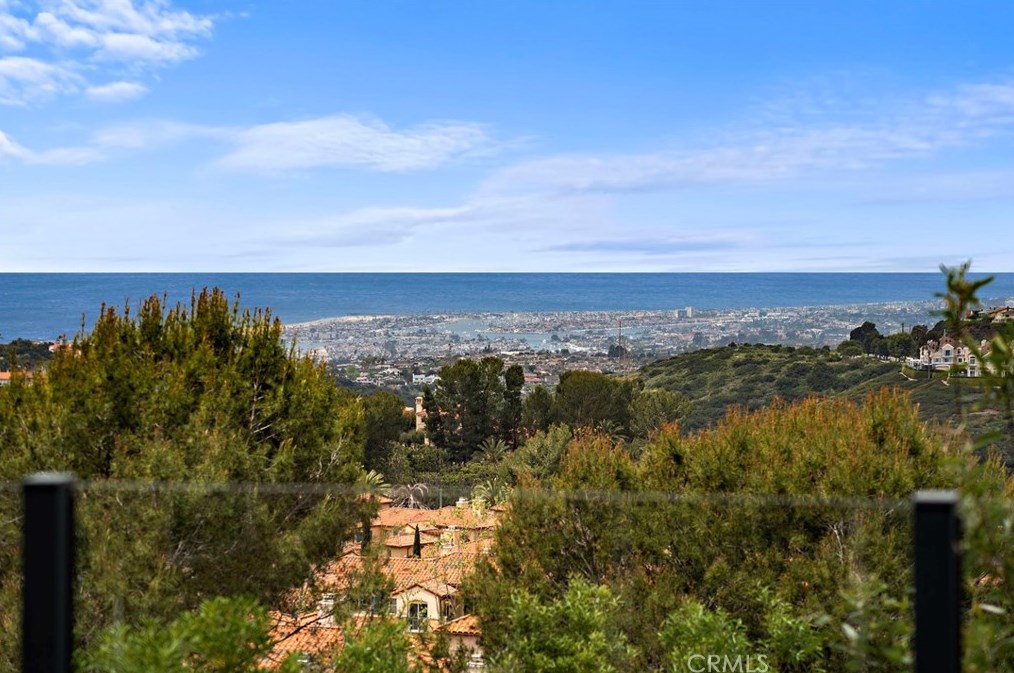 1 Riva Dr, Newport Beach, CA 92657