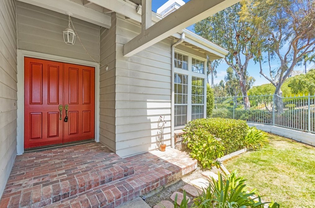 1 Lindall St, Laguna Beach, CA 92677