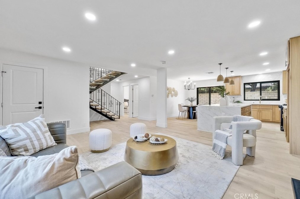 3105 W Vallejo Dr, Anaheim, CA 92804