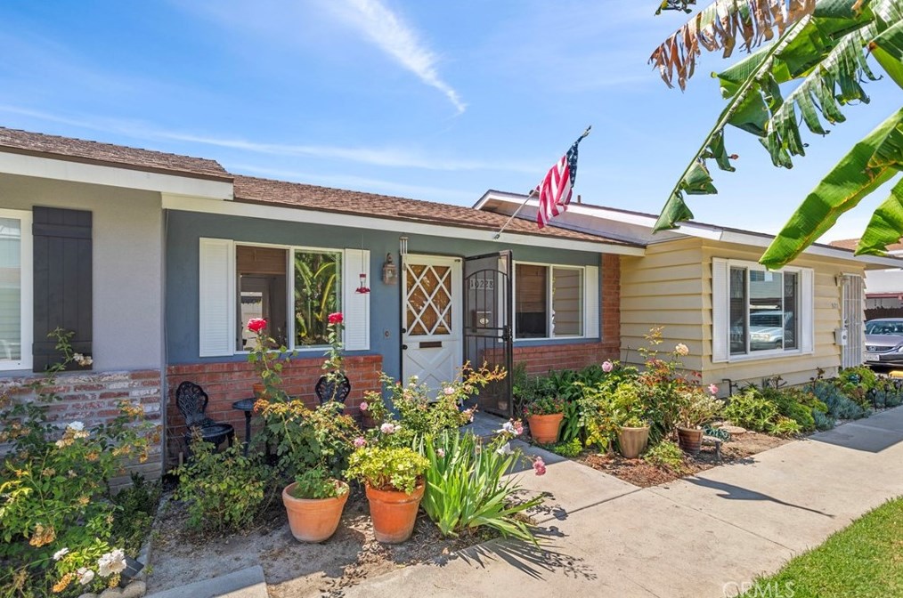 10228 Holburn Dr, Huntington Beach, CA 92646