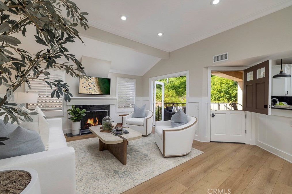 51 Corsica Dr, Newport Beach, CA 92660