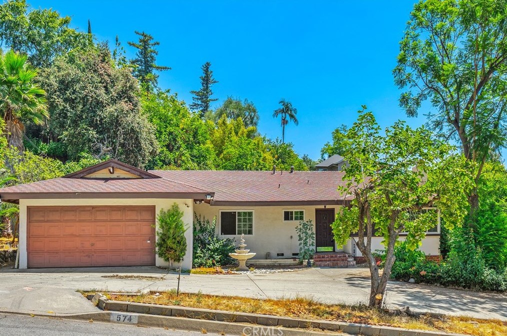 574 Sierra Meadows Dr, Sierra Madre, CA 91024
