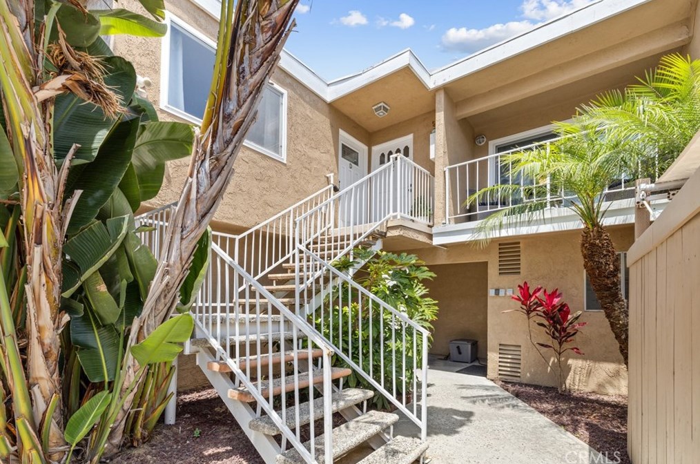 209 D 13th Street #d, Huntington Beach, CA 92648