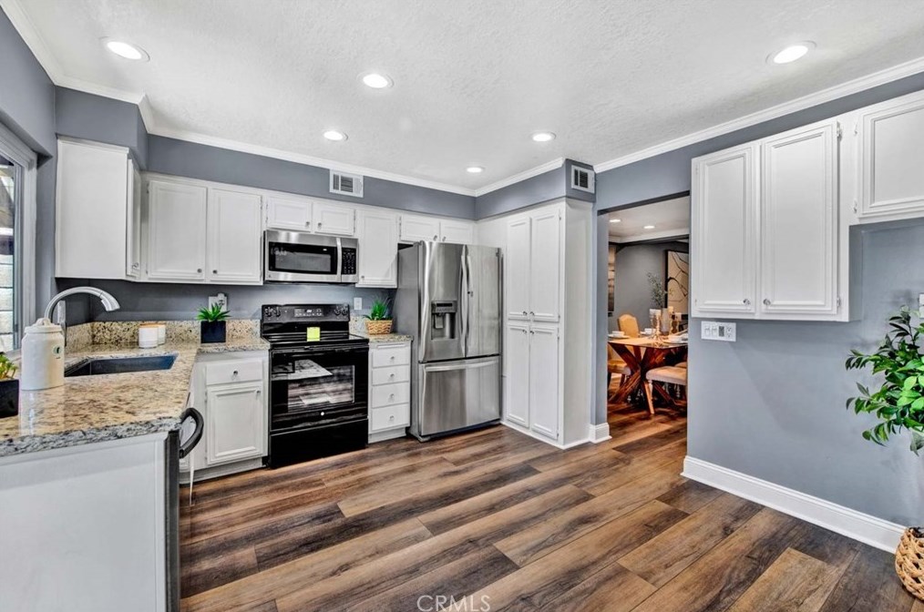 18126 Muir Woods Ct, Santa Ana CA  92708-5937 exterior