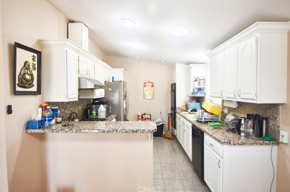 1010 Corta Dr, Santa Ana CA 92704-1915 exterior