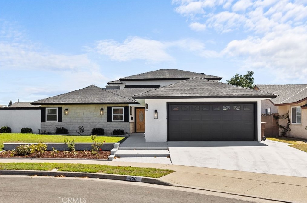 620 S Newcastle Dr, Anaheim, CA 92804