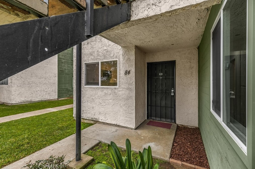 615 Bristol St, Santa Ana CA  92703-2162 exterior