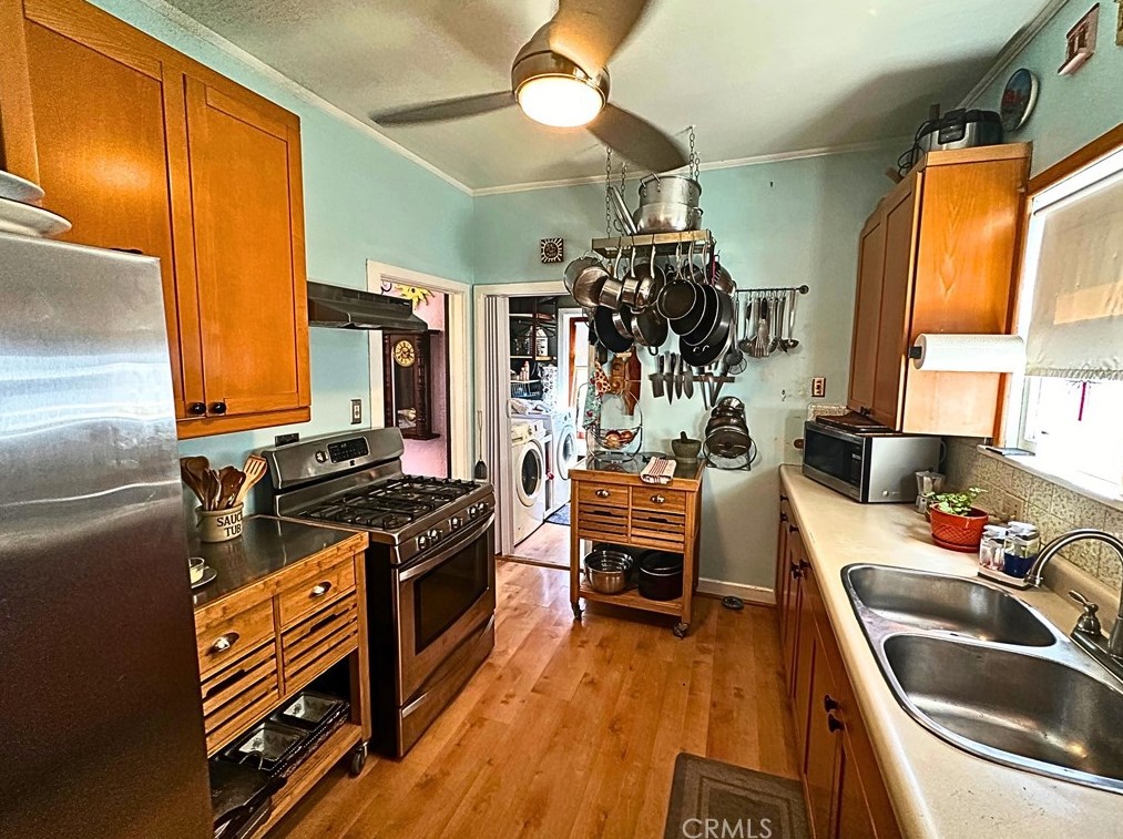 1528 Appleton St, Long Beach CA 90803-5702 exterior