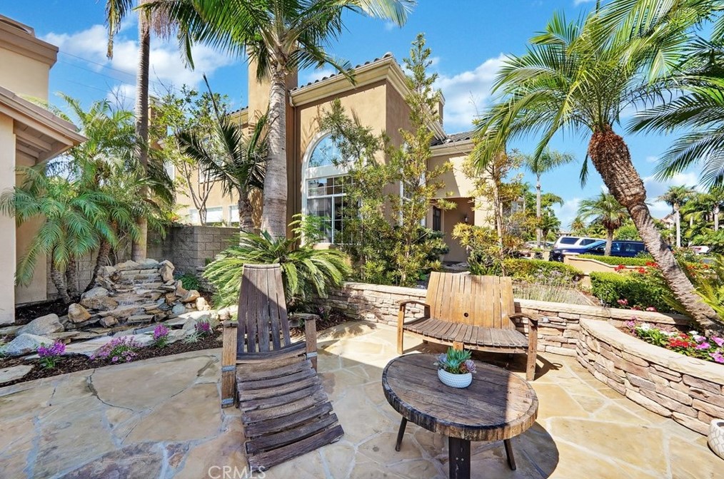 6916 Turf Dr, Huntington Beach, CA 92648