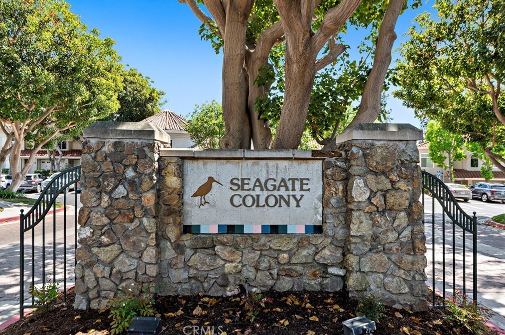 201 Cinnamon Teal, Laguna Beach CA  92656-1803 exterior