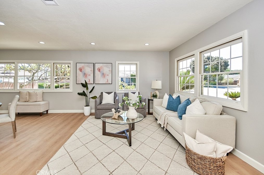 339 S Greengrove Dr, Orange, CA 92866
