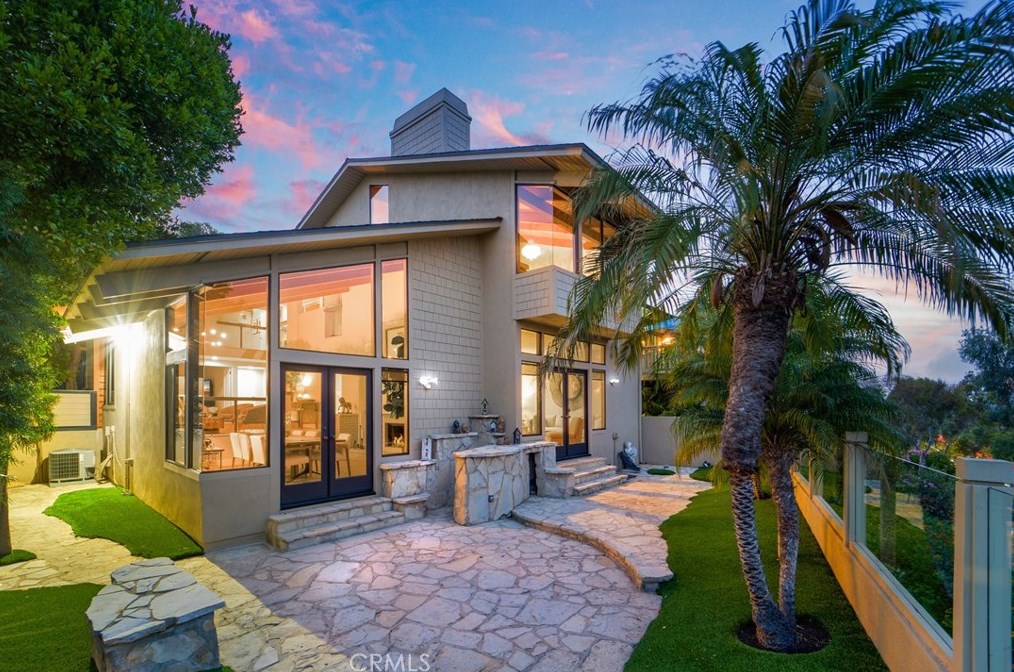 16 Woodhaven Dr, Laguna Beach, CA 92677