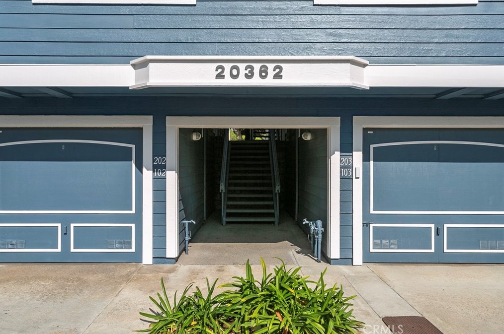20362 Bridgeside Ln #202, Huntington Beach, CA 92646