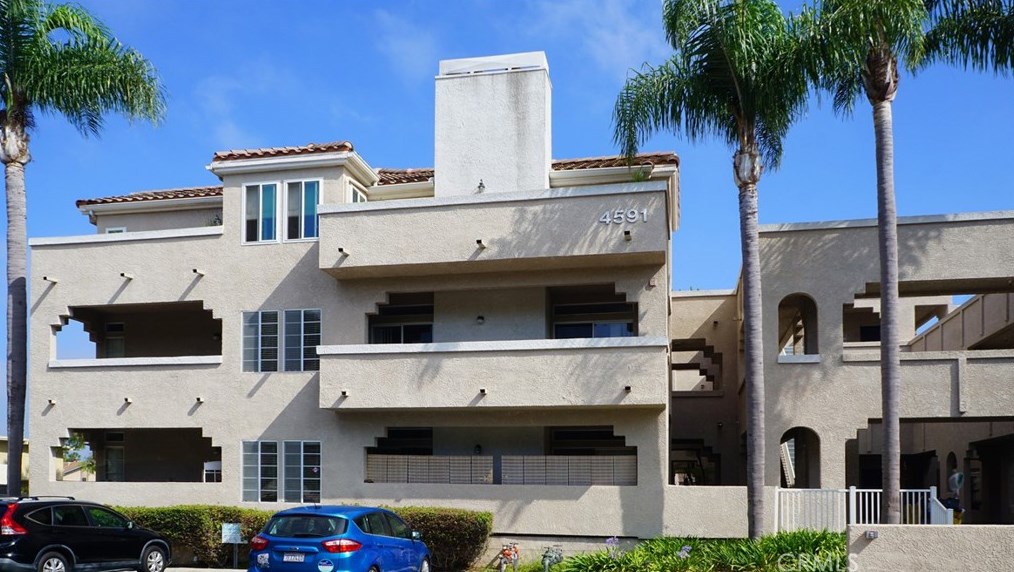 4591 Warner Ave #305, Huntington Beach, CA 92649