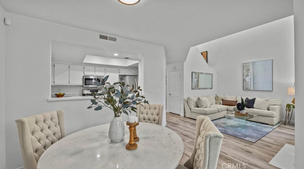1052 S Dewcrest Dr, Anaheim, CA 92808