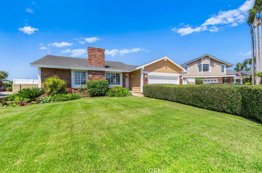 17361 Frans Ln, Huntington Beach, CA 92649