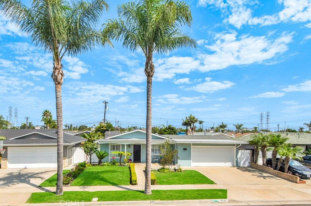 9591 Tarpon Dr, Huntington Beach, CA 92646