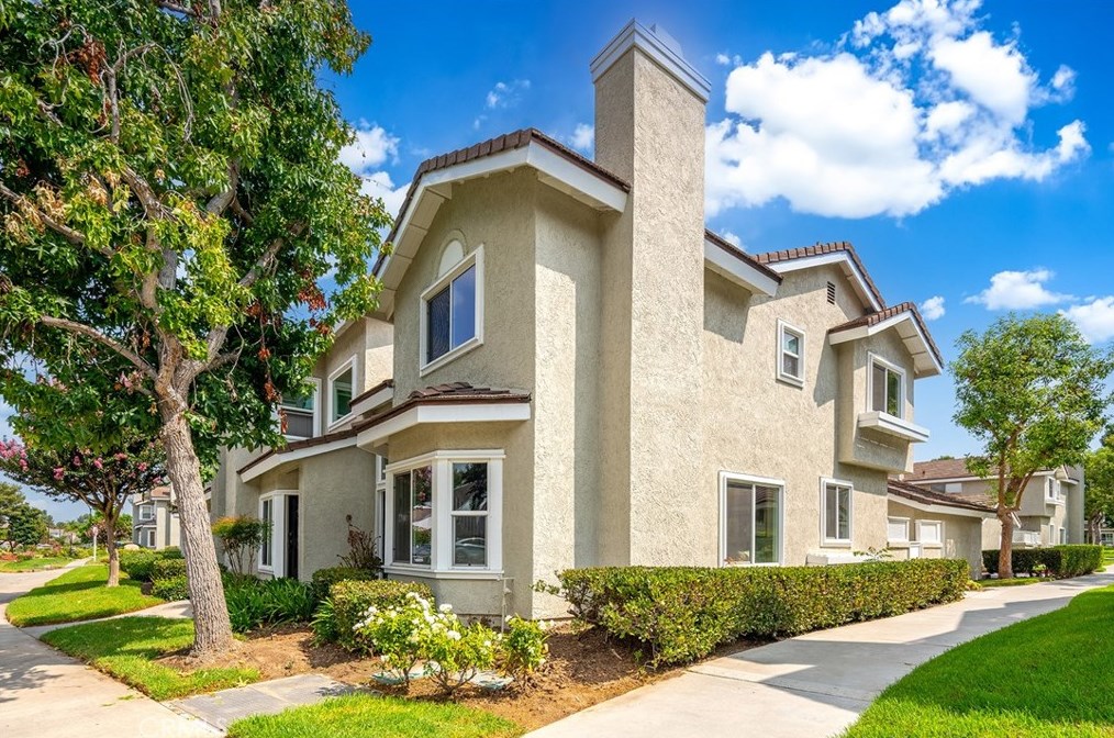 202 Greenmoor, Irvine, CA 92614-7514