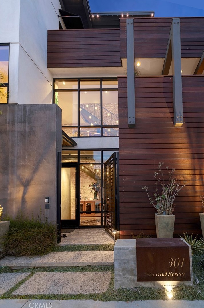 301 2nd St, Huntington Beach, CA 92648