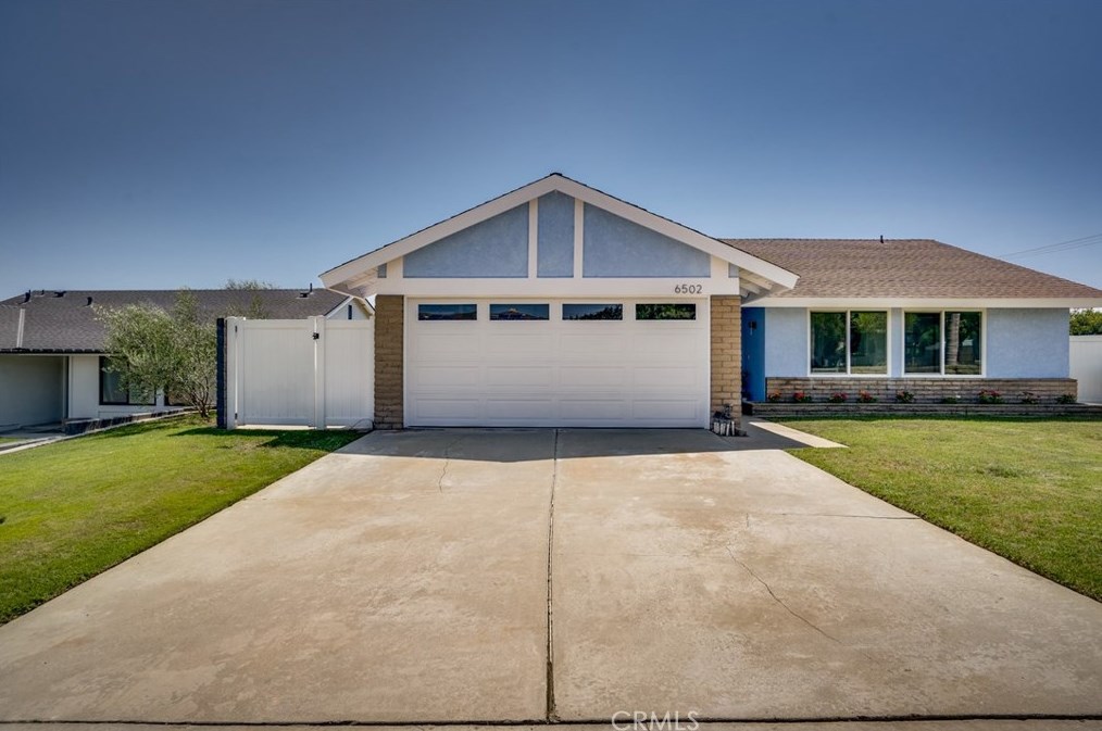 6502 Farinella Dr, Huntington Beach, CA 92647