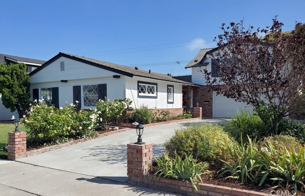 8322 Bryant Dr, Huntington Beach, CA 92647