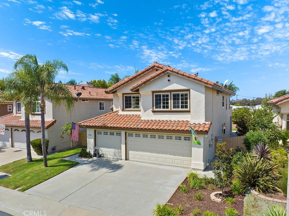 1941 Casablanca Ct, Vista, CA 92081