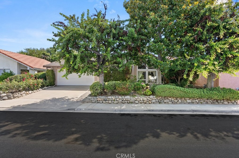 3382 Fuchsia St, Costa Mesa, CA 92626-1712