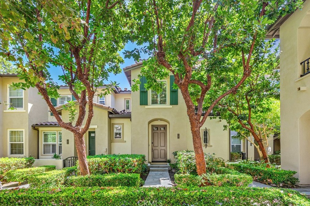 48 Dovetail, Irvine CA  92603-4202 exterior
