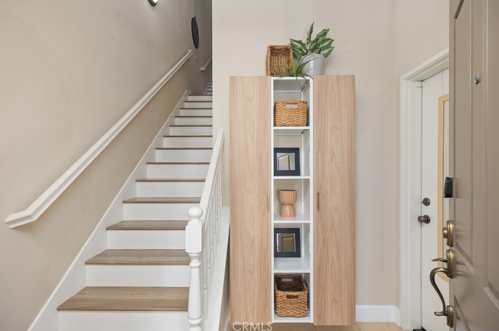 48 Dovetail, Irvine CA  92603-4202 exterior