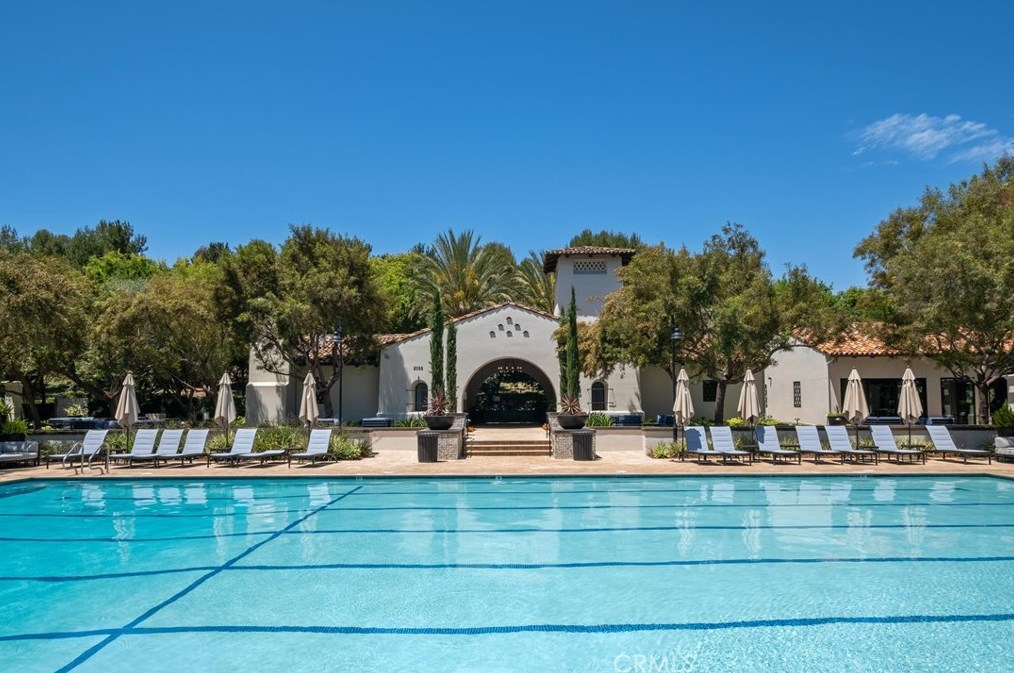 48 Dovetail, Irvine CA  92603-4202 exterior