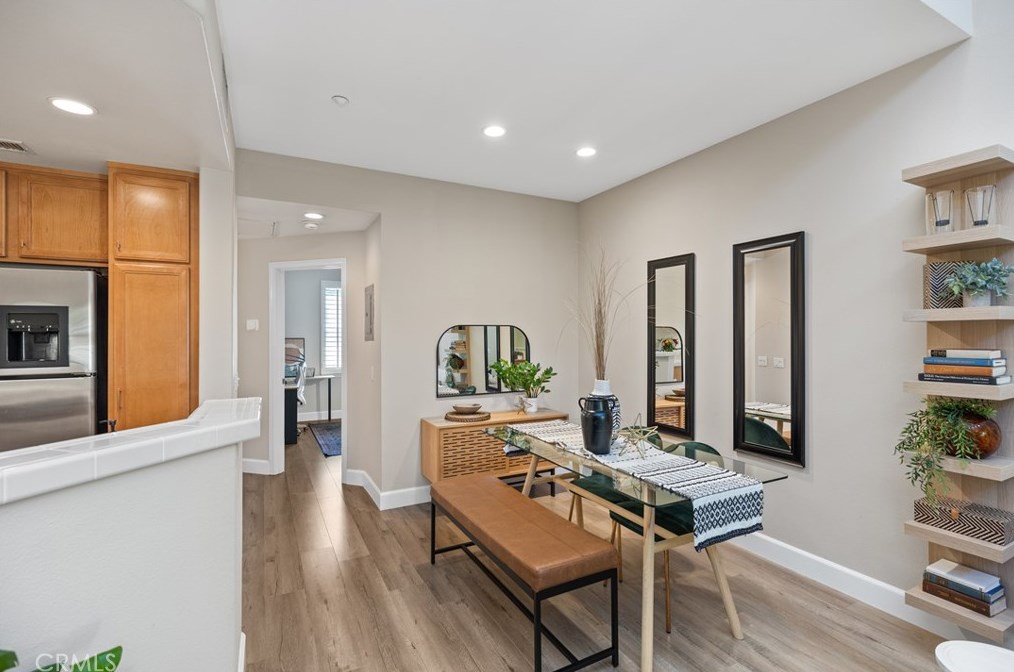 48 Dovetail, Irvine CA  92603-4202 exterior